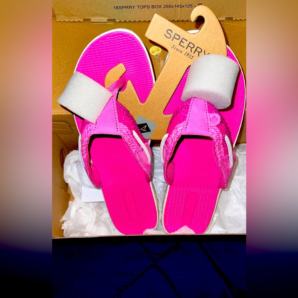 NIB Sperry Parrotfish Pink Flip Flops 8.5